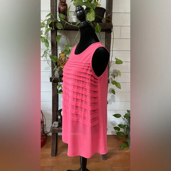 Ya Los Angeles: Silk Ruffled Tier Sleeveless Blouse - Picture 9 of 17